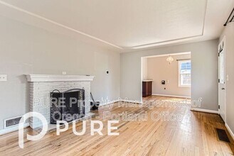 3740 SE 134th Ave in Portland, OR - Building Photo - Building Photo