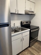 Las Brisas in Albuquerque, NM - Building Photo - Building Photo