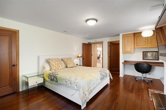 9824 Baden Ave in Los Angeles, CA - Building Photo - Building Photo
