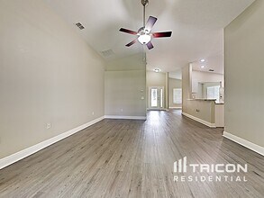 303 Lisa Ann Ct in Plant City, FL - Building Photo - Building Photo