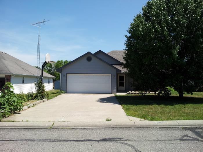 1006 Foxridge Dr in Warrensburg, MO - Building Photo