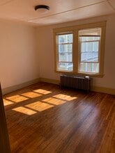 34 Bartlett St, Unit 6 in Lewiston, ME - Building Photo - Building Photo