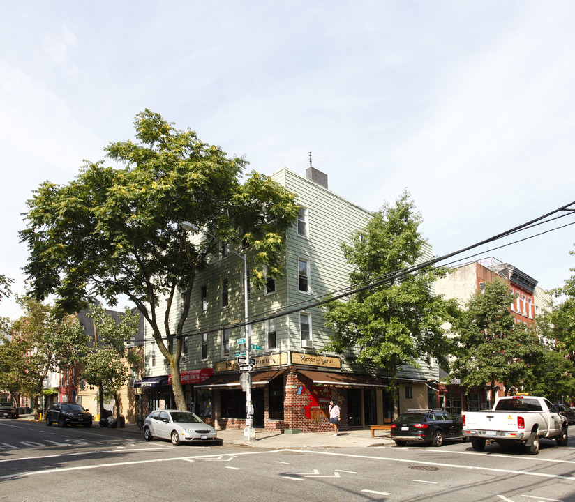 Berry Street Apartments in Brooklyn, NY - Foto de edificio