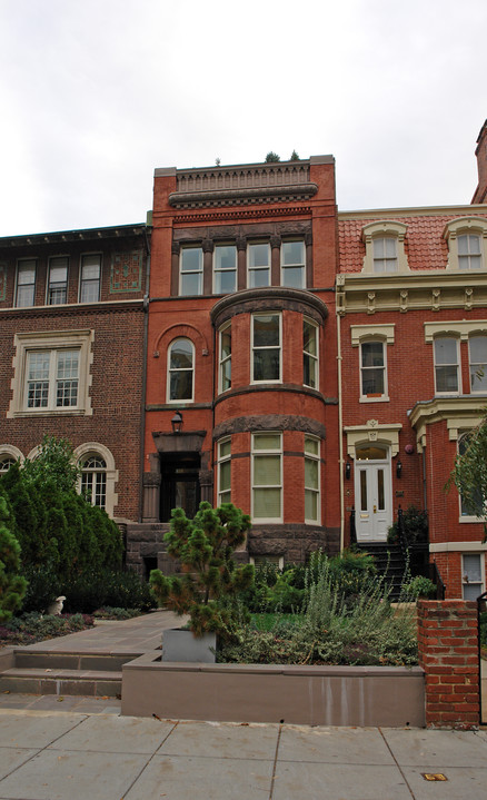 The Huricane in Washington, DC - Building Photo