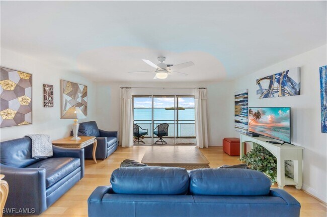 330 Kon Tiki Dr in Naples, FL - Building Photo - Building Photo