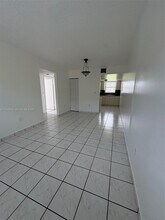 231 E 7th St in Hialeah, FL - Building Photo - Building Photo