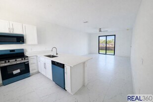 4806 Golfview Blvd in Lehigh Acres, FL - Building Photo