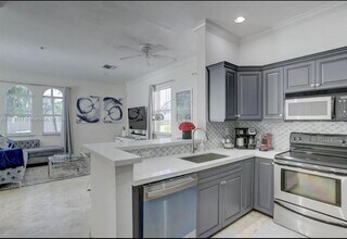 601 NE 11th Ave in Fort Lauderdale, FL - Building Photo - Building Photo