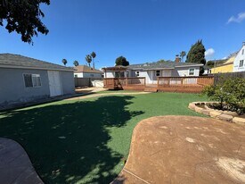 564 E St in Chula Vista, CA - Building Photo