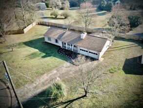 201 Deerchase Dr in Woodstock, GA - Building Photo - Building Photo