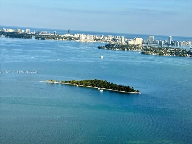 711 NE 23rd Terrace, Unit 3802 in Miami, FL - Building Photo - Building Photo