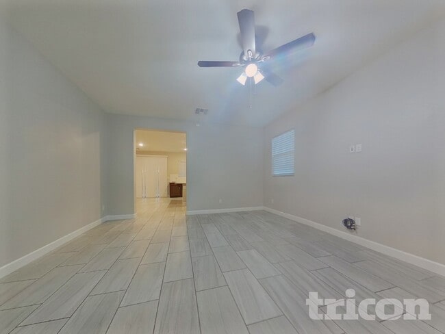 17142 W Seldon Ln in Waddell, AZ - Foto de edificio - Building Photo