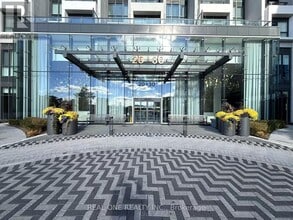 30 Inn On The Pk Dr in Toronto, ON - Building Photo - Building Photo