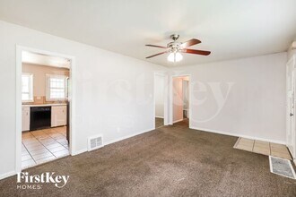 5911 Blue Ridge Blvd in Raytown, MO - Building Photo - Building Photo