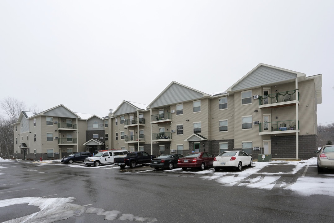 Emerald Court Apartments in Sartell, MN - Building Photo