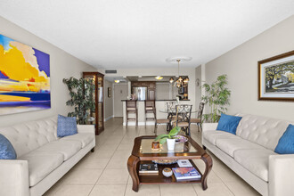 3015 N Ocean Blvd, Unit 7k in Fort Lauderdale, FL - Foto de edificio - Building Photo