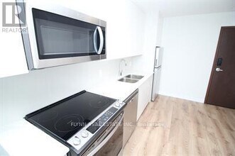 60 Frederick St in Kitchener, ON - Building Photo - Building Photo