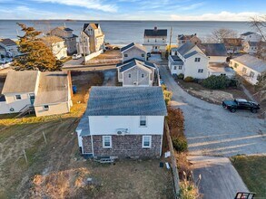 176 Shore Rd in Clinton, CT - Building Photo - Building Photo