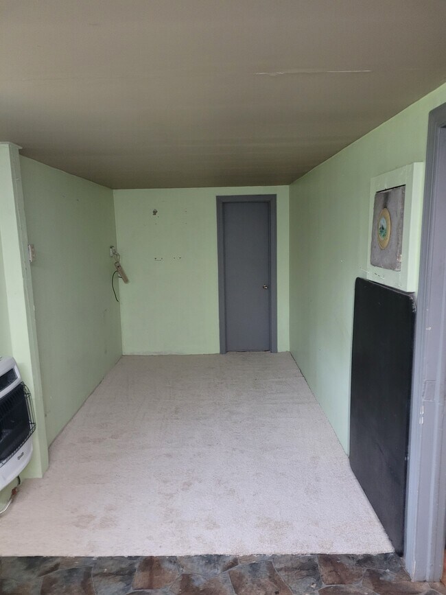 216 Mozingo Rd in Warsaw, VA - Foto de edificio - Building Photo