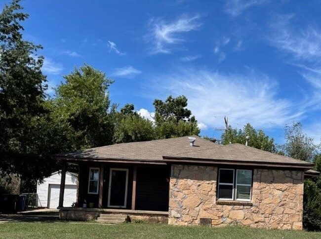 409-411 Babb Dr in Midwest City, OK - Building Photo - Building Photo