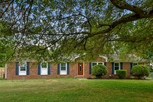 2561 Birdsong Ave in Murfreesboro, TN - Building Photo