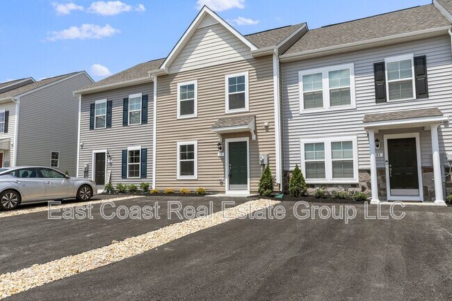 79 Loblolly Dr in Bunker Hill, WV - Building Photo - Building Photo