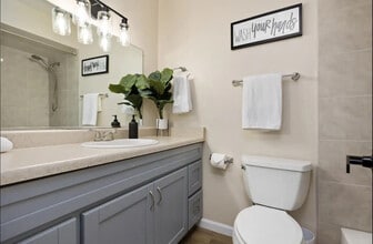 8055 E Thomas Rd, Unit m302 in Scottsdale, AZ - Building Photo - Building Photo