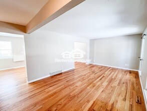 1060 Ithaca Dr in Boulder, CO - Building Photo - Building Photo