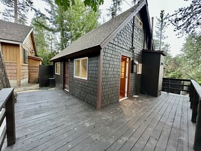 25165 Cedar St in Idyllwild, CA - Building Photo - Building Photo