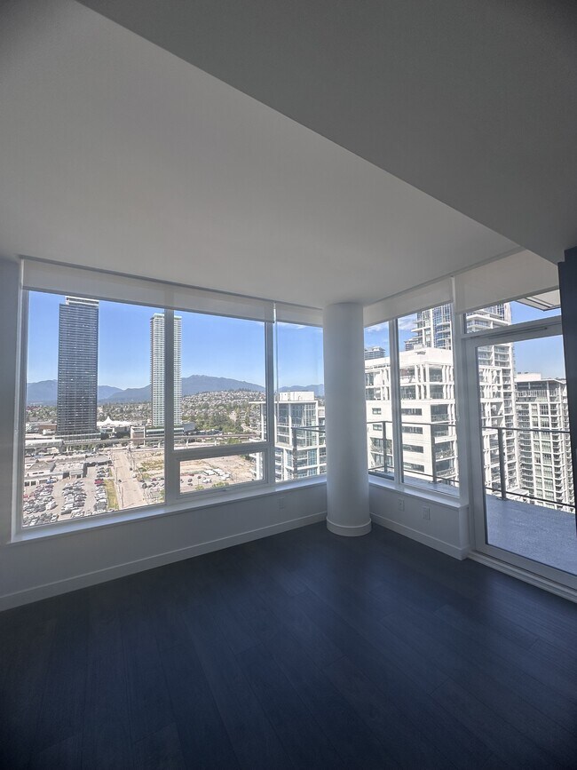2425 Alpha Ave in Burnaby, BC - Building Photo - Building Photo