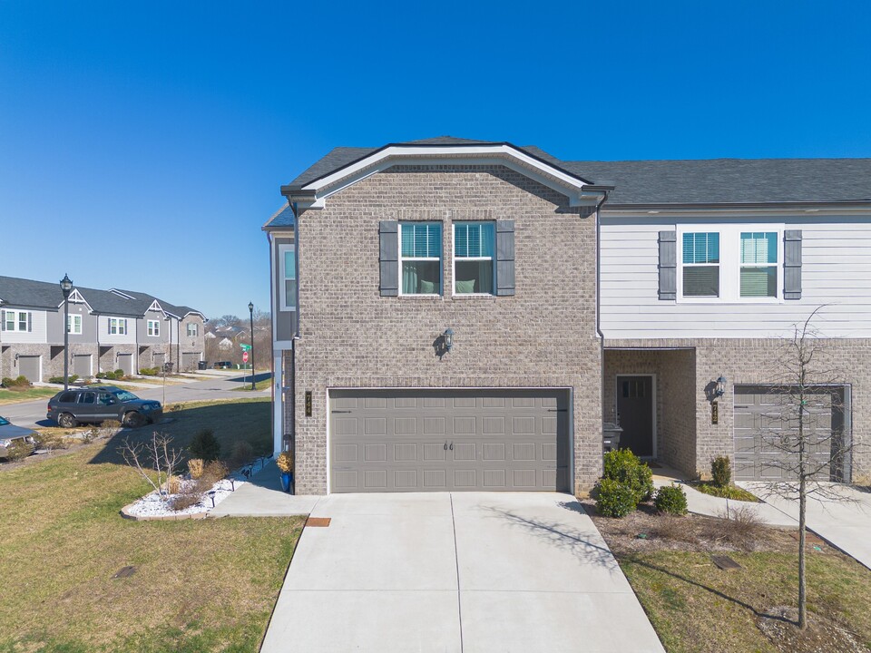 744 Prairie View Dr in Columbia, TN - Building Photo
