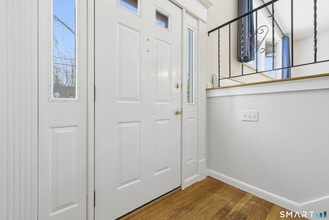 10 College St in Clinton, CT - Building Photo - Building Photo