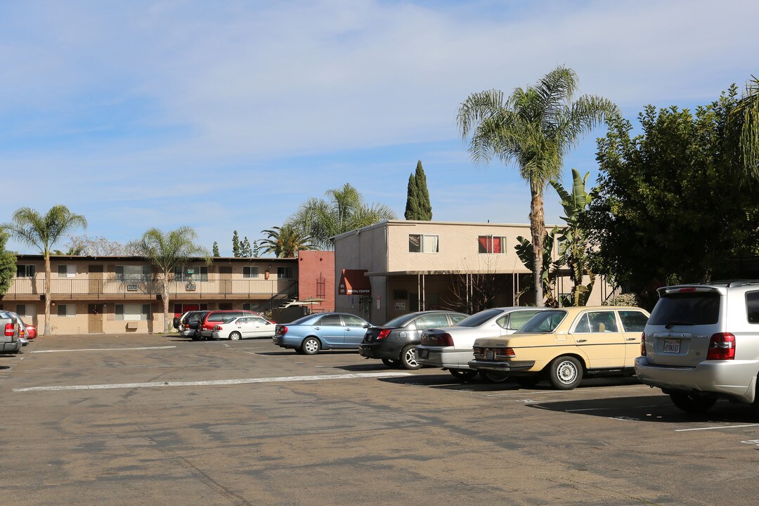 Park West Apartments in El Cajon, CA - Building Photo