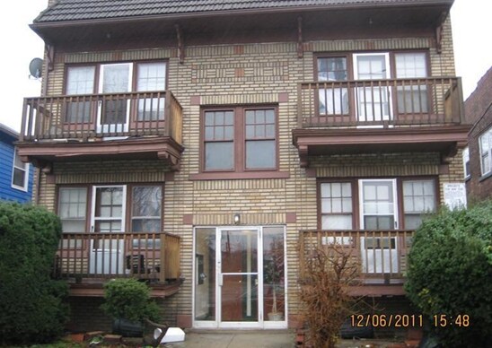 3270 E 143rd St in Cleveland, OH - Building Photo