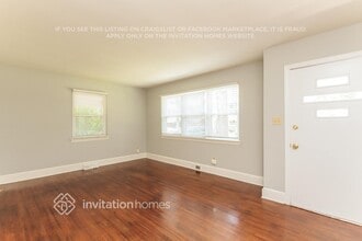 1318 Lomax Ave in Charlotte, NC - Building Photo - Building Photo
