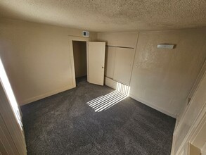 5611 W Gardenia Ave in Glendale, AZ - Building Photo - Building Photo