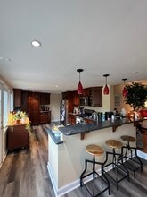 10616 Oak Pl in Fairfax, VA - Building Photo - Building Photo