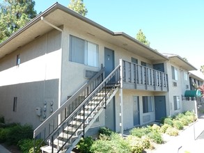 Loma Vista in San Bernardino, CA - Foto de edificio - Building Photo