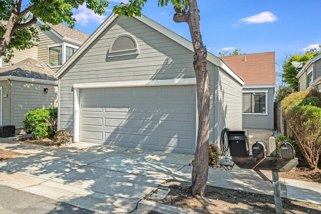 2827 Burgner Ave in Alameda, CA - Building Photo