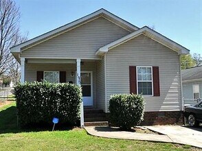 1930 Genesis Park Pl in Charlotte, NC - Building Photo - Building Photo