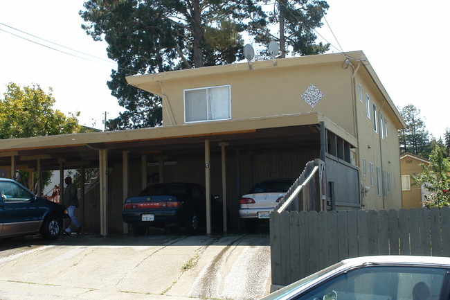 5720 Bayview Ave in Richmond, CA - Foto de edificio - Building Photo