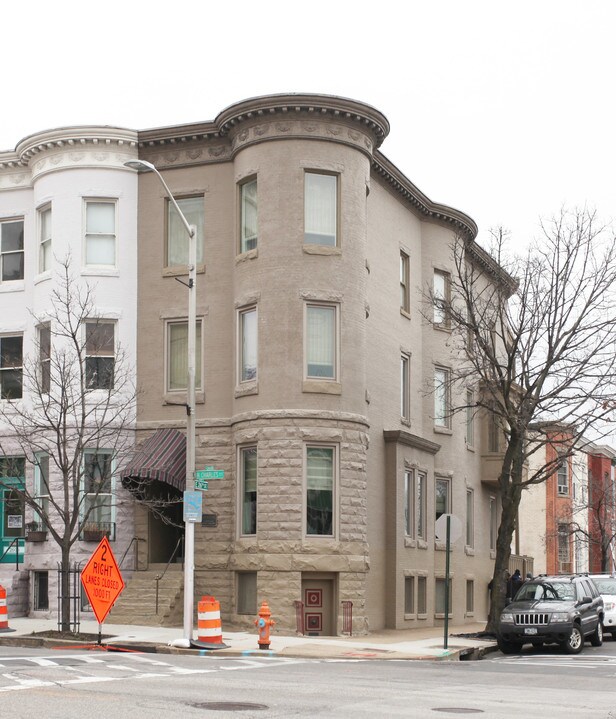 2601 N Charles St in Baltimore, MD - Building Photo