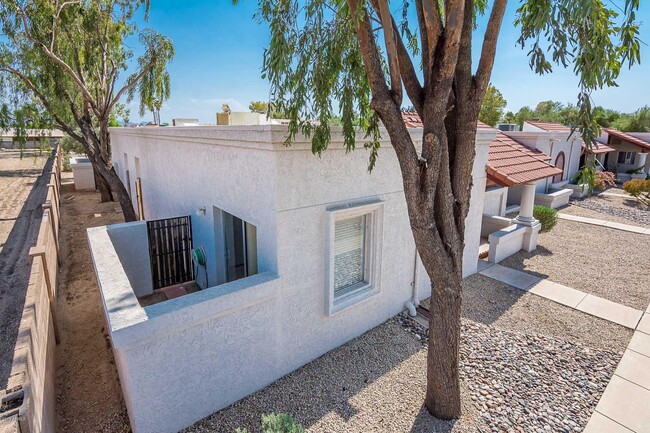 10807 W Northern Ave in Glendale, AZ - Building Photo - Building Photo