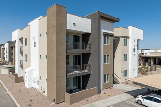 Amavida Marana in Tucson, AZ - Building Photo - Building Photo