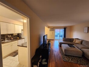 6 Charles Ln in Pomona, NY - Building Photo - Building Photo