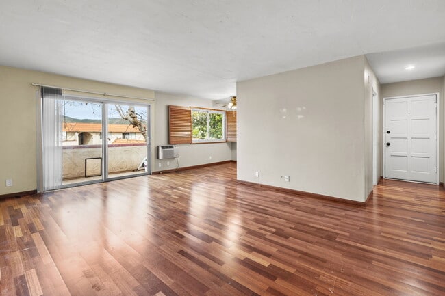 8641 Lake Murray Blvd in San Diego, CA - Building Photo - Building Photo