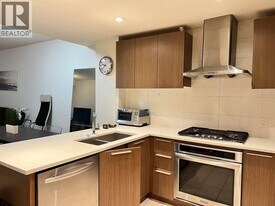 6033 Gray Ave in Vancouver, BC - Building Photo