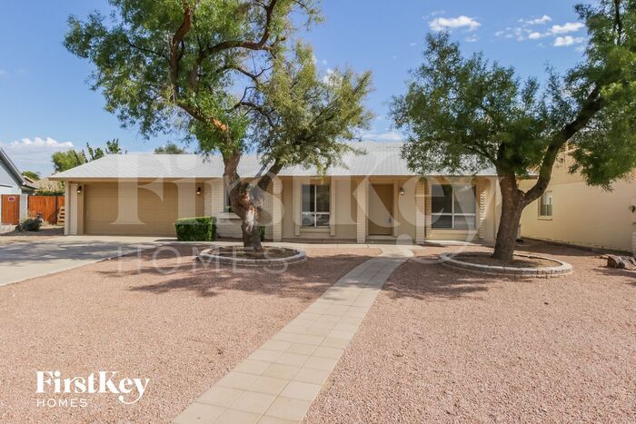 19419 N 3rd Dr in Phoenix, AZ - Building Photo