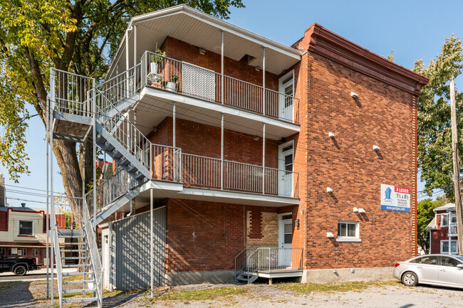 426 Bouffard Rue in Québec, QC - Building Photo - Primary Photo