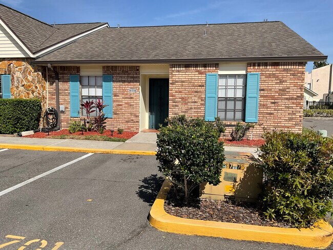 8701 Carroll Palm Pl in Tampa, FL - Building Photo - Building Photo